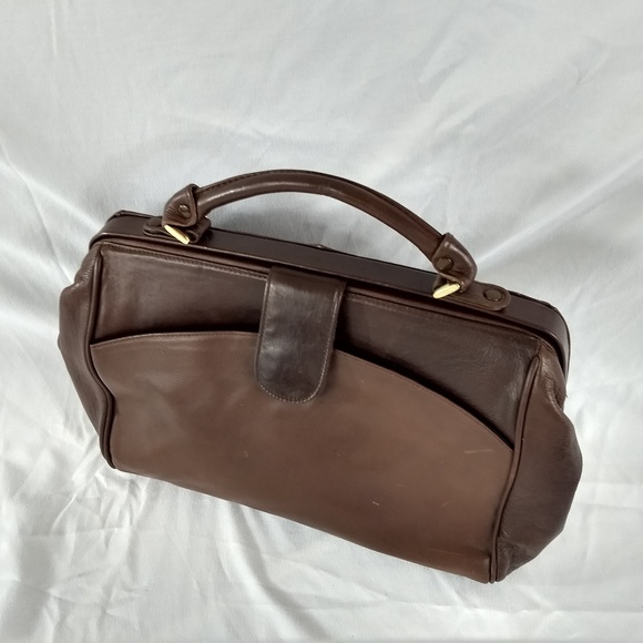 Hasting & Smith Handbags - VINTAGE LEATHER CLAMSHELL PURSE HASTING & SMITH